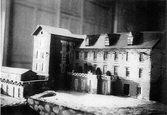 Maquette de la Maison réalisée par les enfants